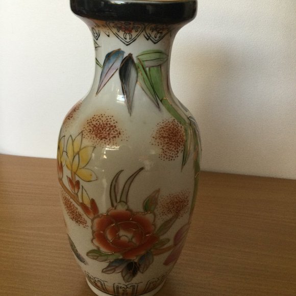 Chinese porcelain vase hand painted w flowers, bamboo, birds, gold  8.25" - Picture 3 of 6